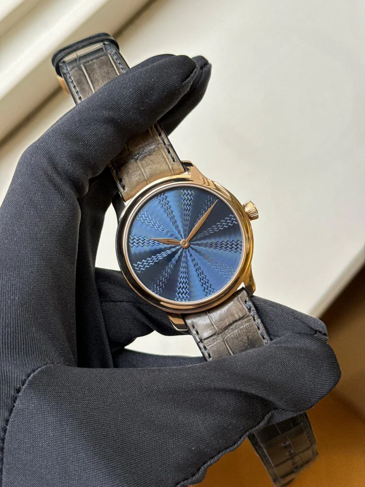 H.Moser & Cie. Endeavour SMALL SECONDS CONCEPT GUILLOCHÉ LE